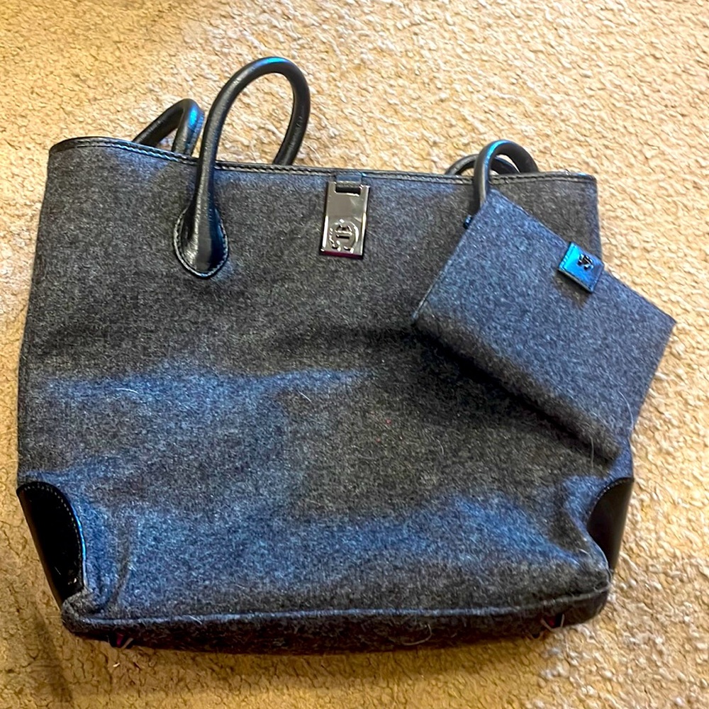 Brand new gray wool Aigner purse and wallet. Super cute!